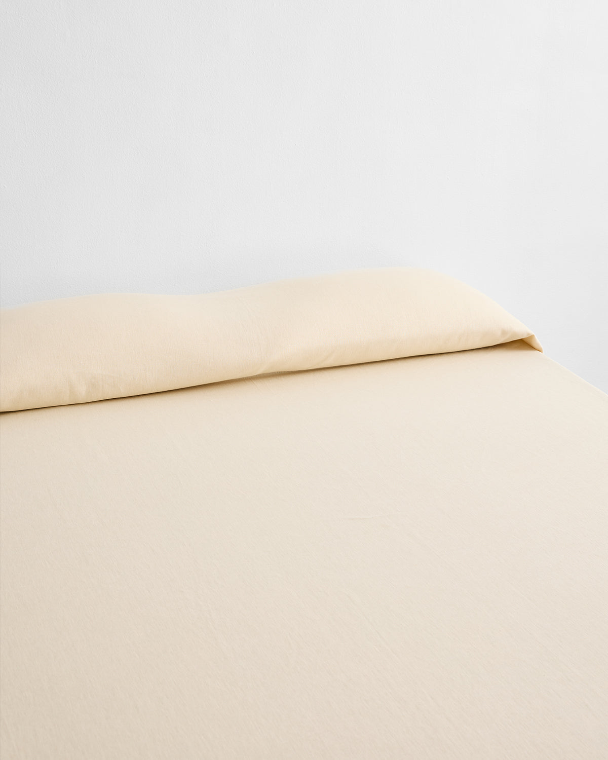 Crème Heavy Linen Bed Cover