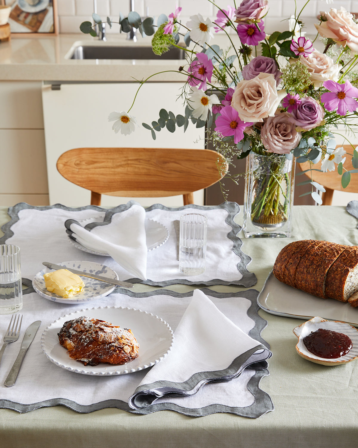 White & Mineral 100% French Flax Linen Scalloped Placemats (Set of Four)